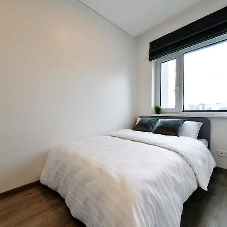 New Apartment In Good Location With Terrace คอนัส ภายนอก รูปภาพ